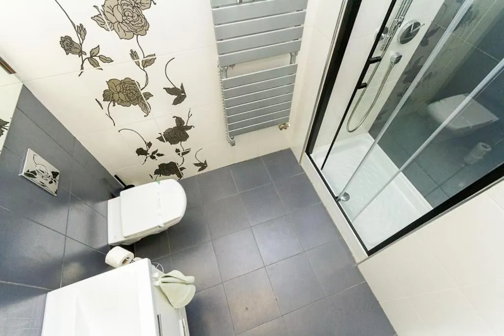 White Pearl Downtown Balcony By Nw Apartment Budapest Hungary