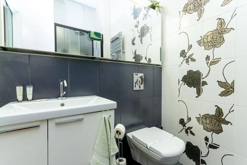White Pearl Downtown Balcony By Nw Apartment Budapest 0*,  Hungary