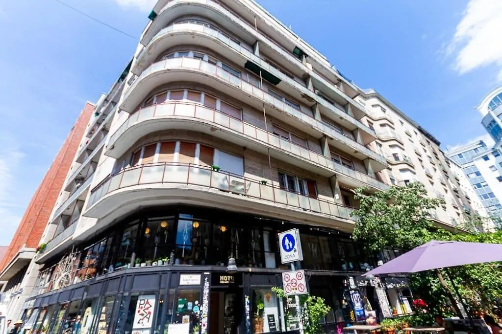 White Pearl Downtown Balcony By Nw Apartment Budapest Hungary