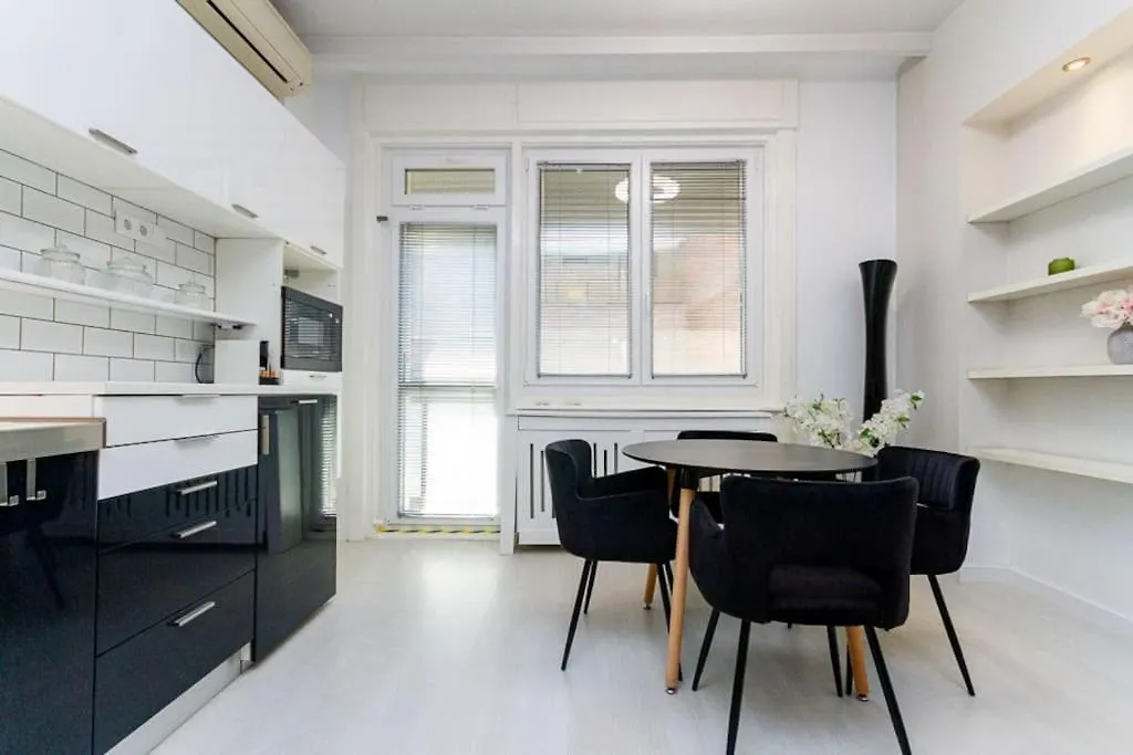 White Pearl Downtown Balcony By Nw Apartment Budapest