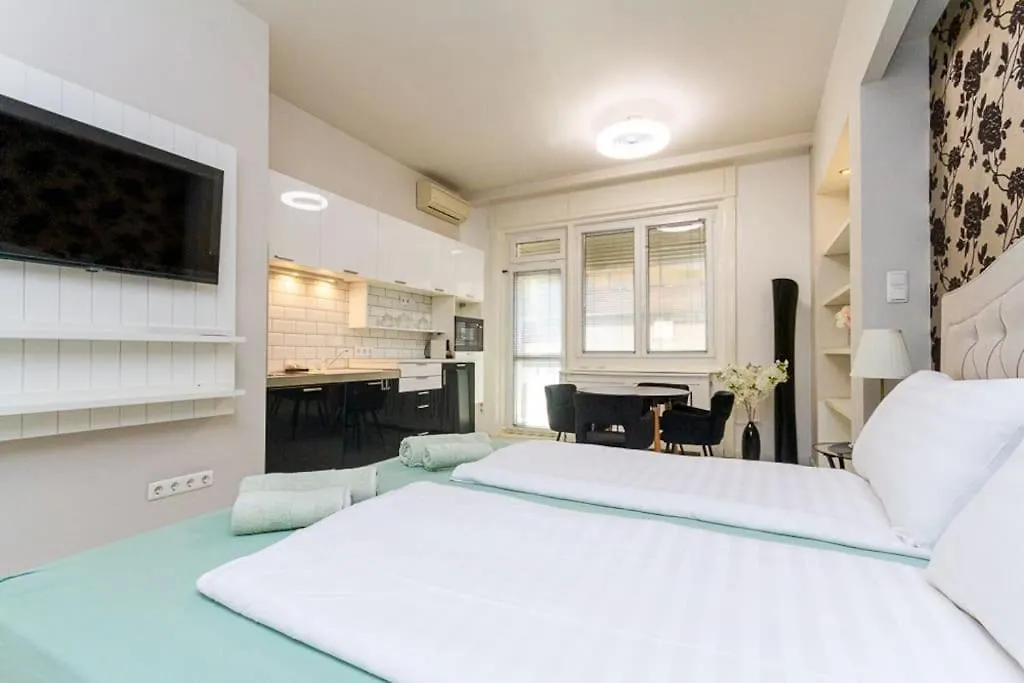 White Pearl Downtown Balcony By Nw Apartman Budapest 0*,  Magyarország