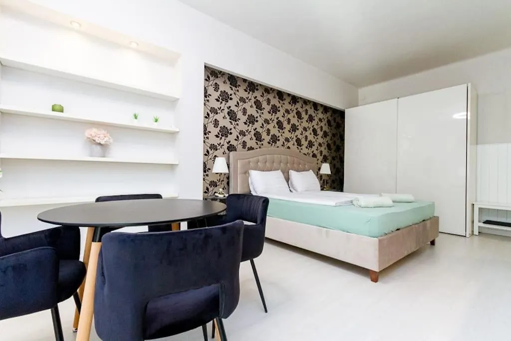 White Pearl Downtown Balcony By Nw Apartman Budapest 0*,